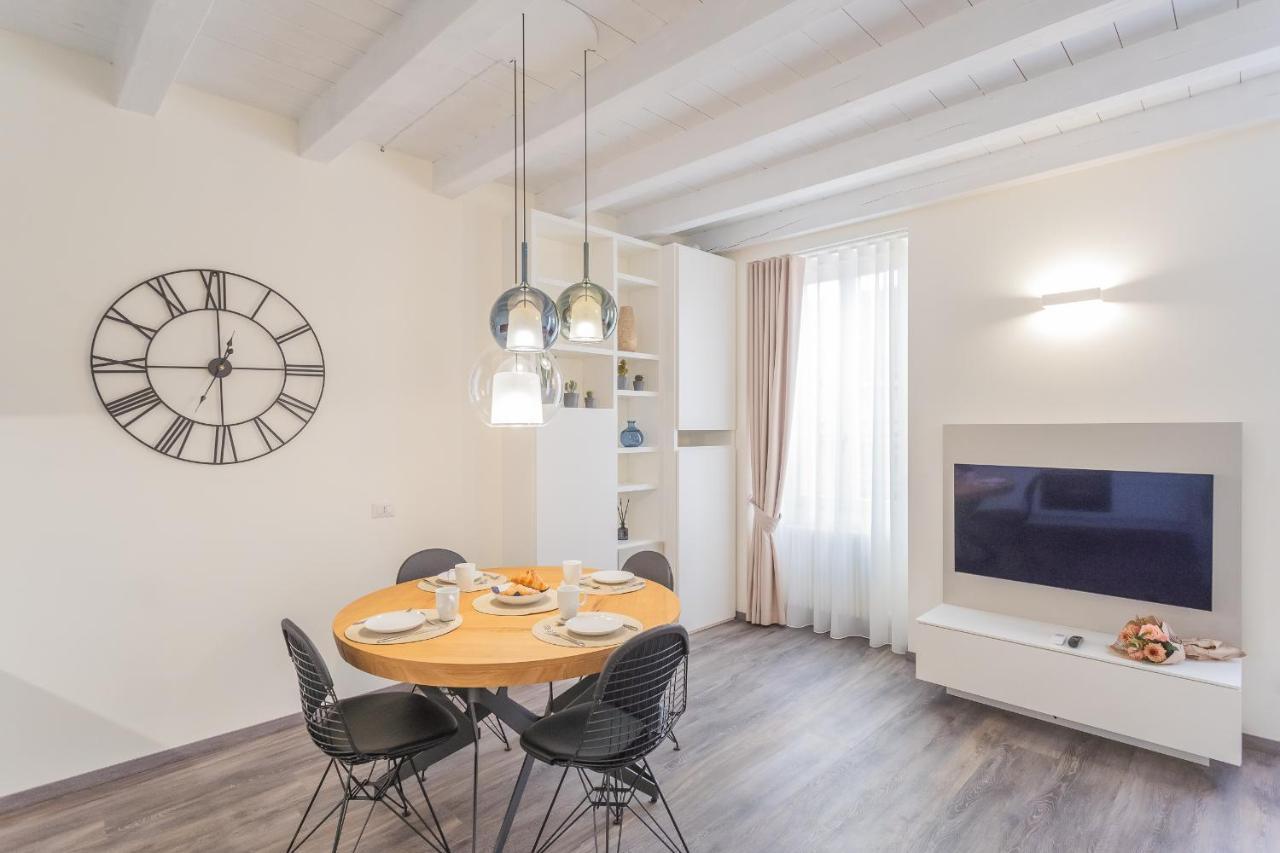 Modern & Stylish Apartment In Como City By Rent All كومو المظهر الخارجي الصورة