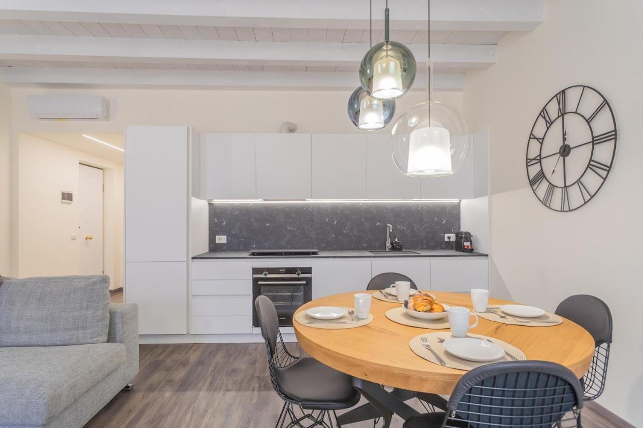 Modern & Stylish Apartment In Como City By Rent All كومو المظهر الخارجي الصورة