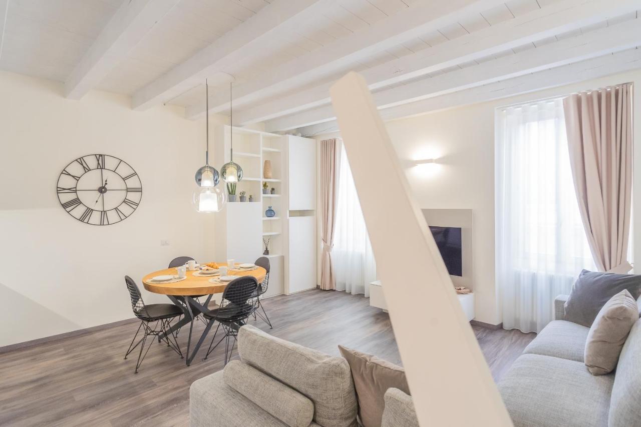 Modern & Stylish Apartment In Como City By Rent All كومو المظهر الخارجي الصورة
